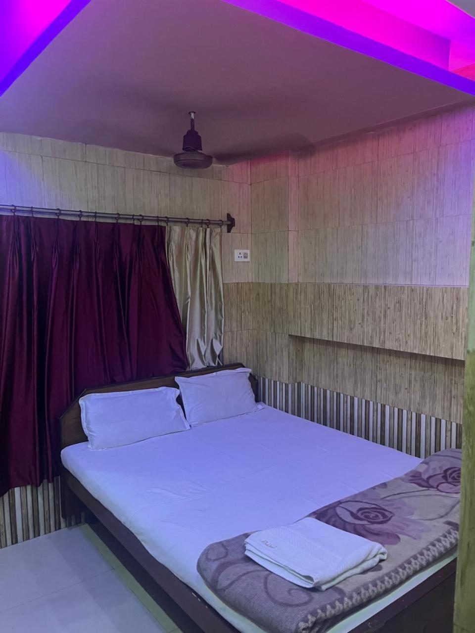 Lodge Babul Kolkata Exterior photo